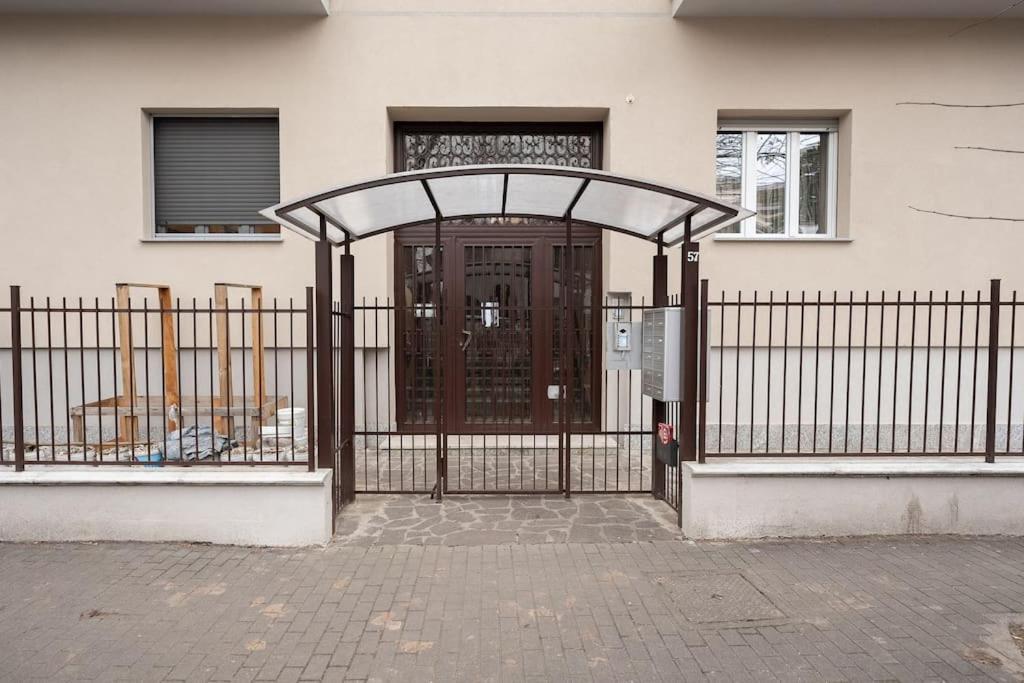 Appartamento Lussuoso Lodi Exterior foto